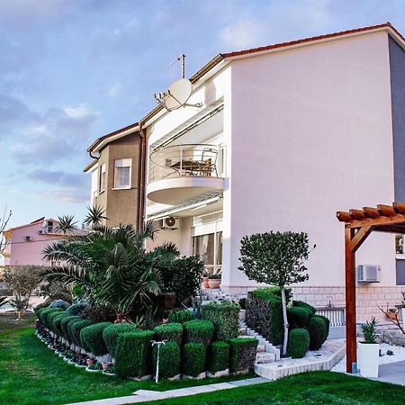 Apartment And Rooms Ana Podstrana Esterno foto